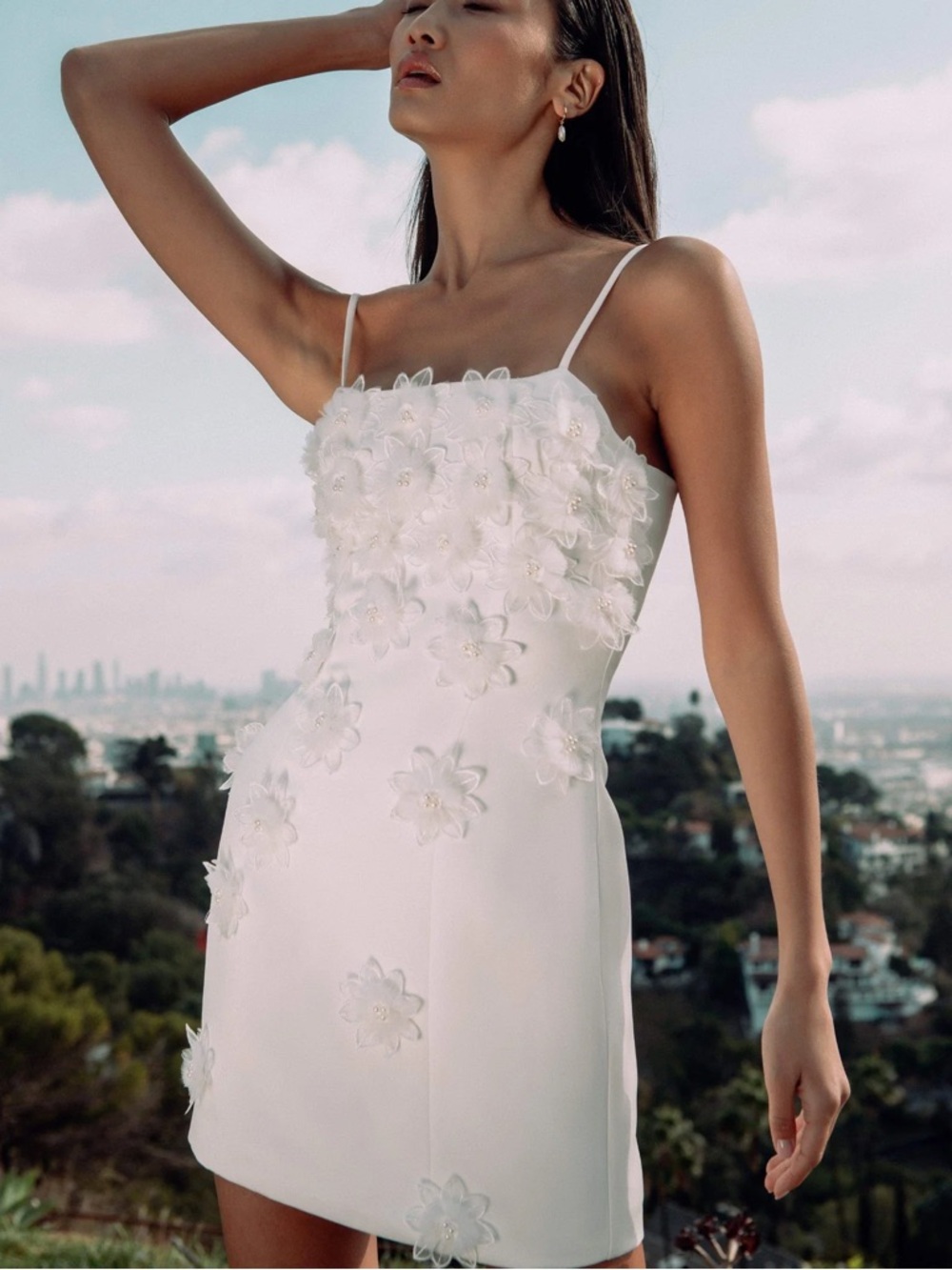 Bridal Elliatt Sutton 3D Floral Mini Dress – White | Size M SOLD OUT online!